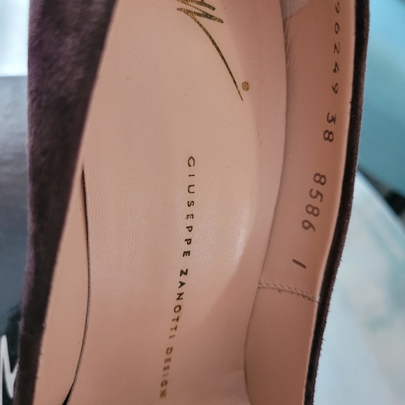 Giuseppe Zanotti Design - Picture 7 of 8